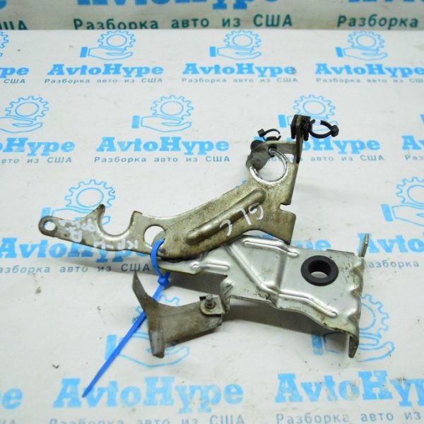 Кронштейн воздушного фильтра прав Mercedes GLC X253 16- A2740940041