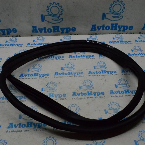 Уплотнитель дверного проема перед прав Mercedes GLC X253 16- a2536970151