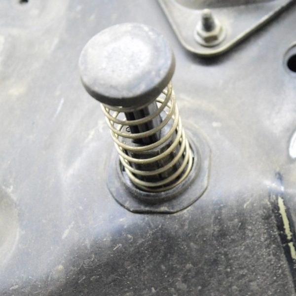 Отбойник (пружина) капота прав Mercedes GLC X253 16- A2538800027