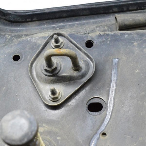 Крючокпетляфиксатор замка капота лев Mercedes GLC X253 16- A2128800060