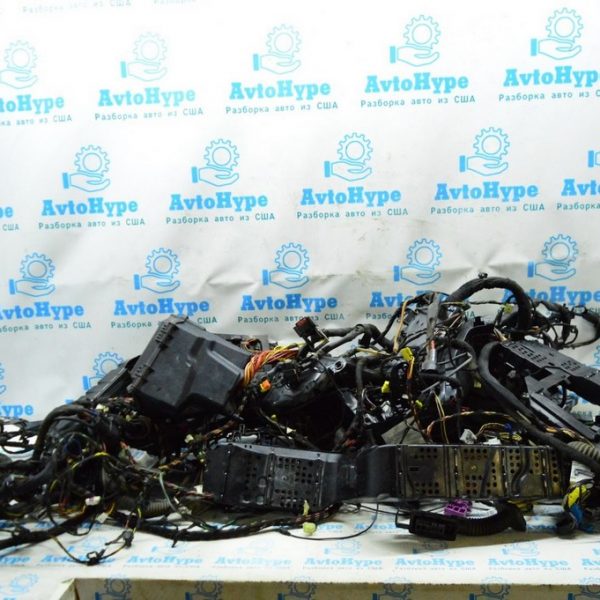 Блок предохранителей подкапотный Mercedes GLC X253 16- (01) A2059067200