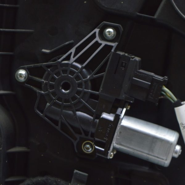 Мотор стеклоподъемника зад прав Mercedes GLE-class C292 12-19 A 246 906 32 00