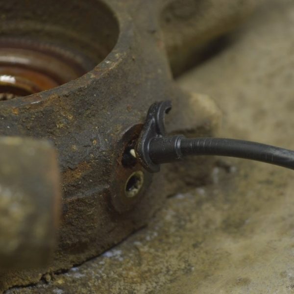 Датчик ABS задний левый Mercedes GLE-class C292 12-19 (01) сломан A1669054102