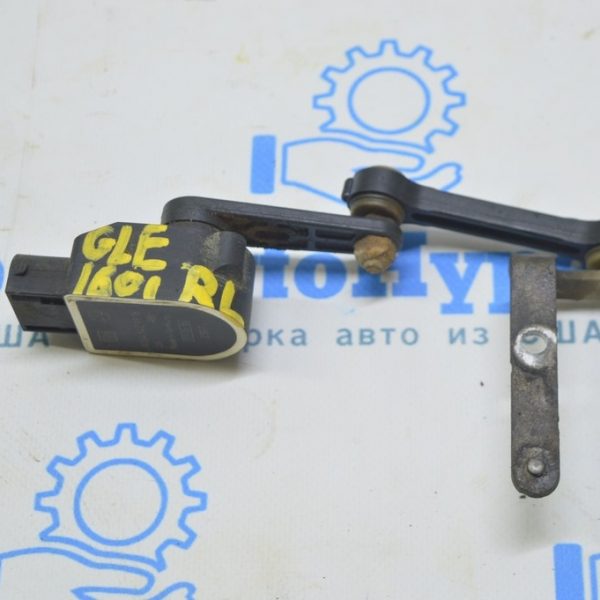 Датчик положения кузова с тяжкой задний левый Mercedes GLE-class C292 12-19 (01) A 004 542 99 18