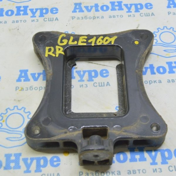 Пластина фаркопа правая Mercedes GLE-class C292 16-19 купе (с фаркопом в сборе) A2926100100