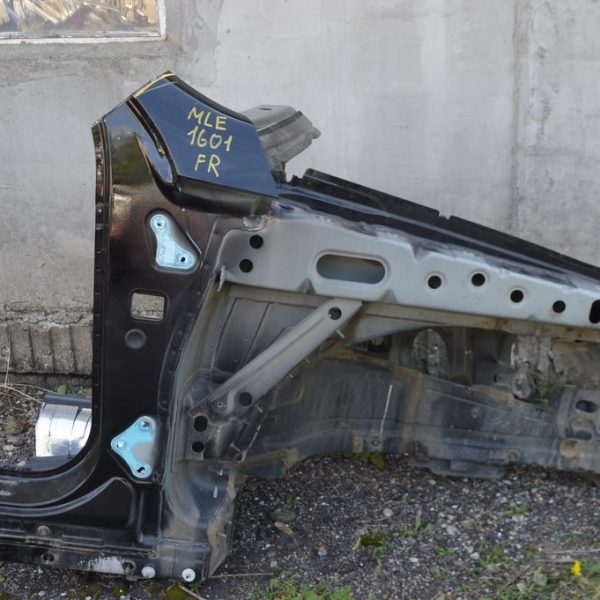 Четверть передняя правая Mercedes GLE-class C292 X166 12-19 (01) черная, без верх стойки A1666200250