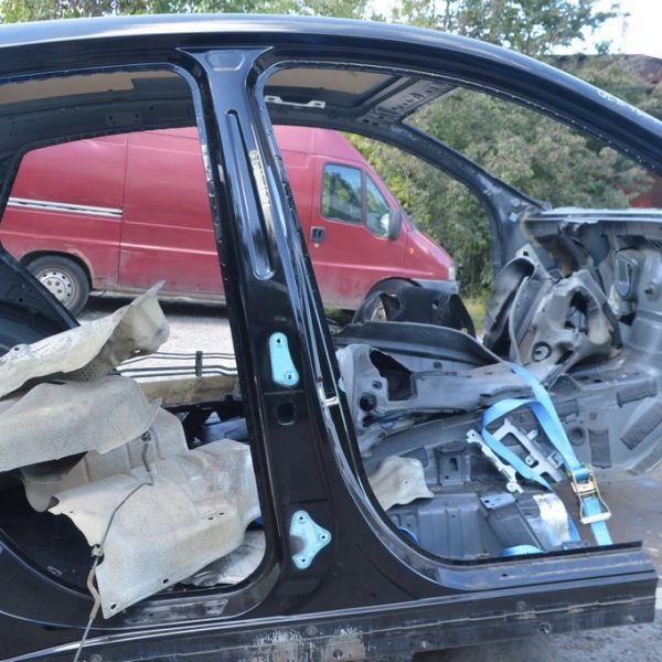 Стойка кузовная центральная правая Mercedes GLE-class C292 12-19 (01) A2926307000