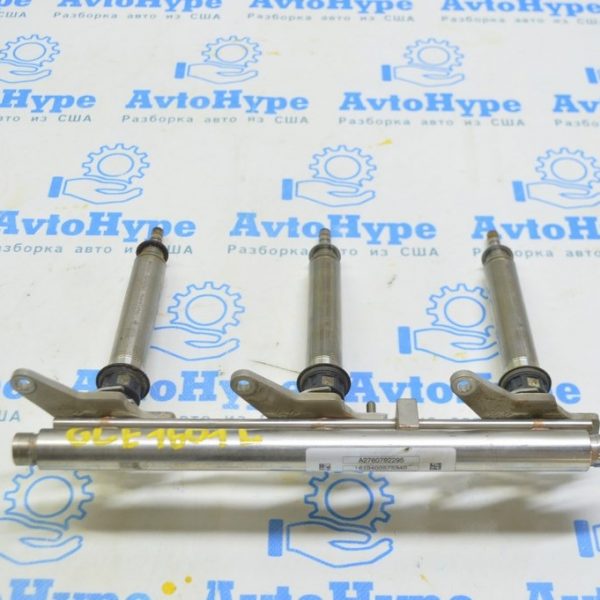 Топливная рейка левая Mercedes GLE-class C292 15-19 3.0 A2760702295 A2760704195