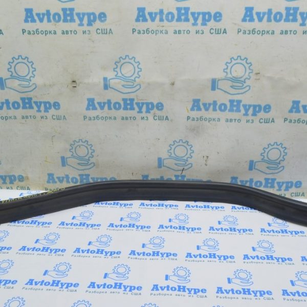 Уплотнитель капота Mercedes GLE-class C292 12-19 задний A1668870098