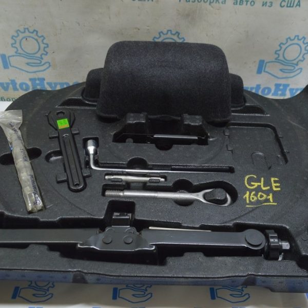 Пенопласт под инструмент в сборе с инструментом Mercedes GLE-class C292 12-19 A1668990600