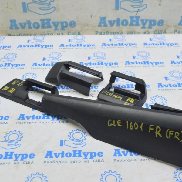 Накладка салазок пассажирского сиденья задняя левая Mercedes GLE-class C292 12-19 черн