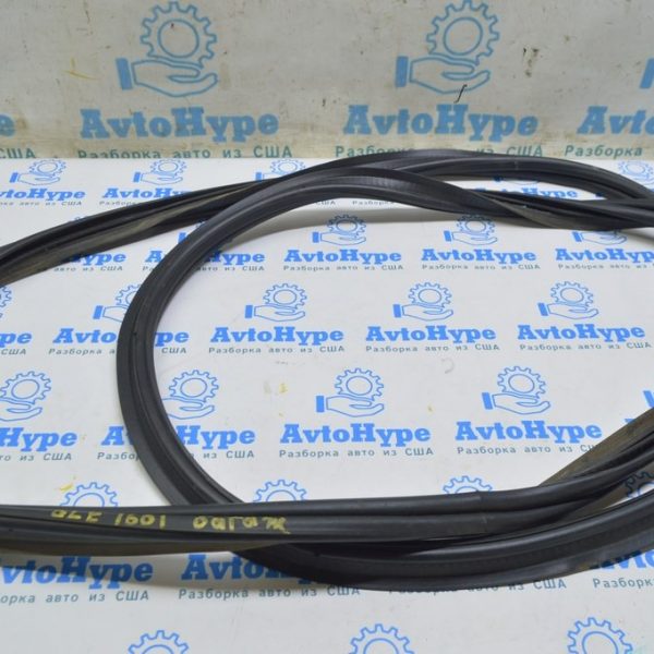 Уплотнитель (резина) двери багажника Mercedes GLE-class C292 12-19 A 292 740 21 00