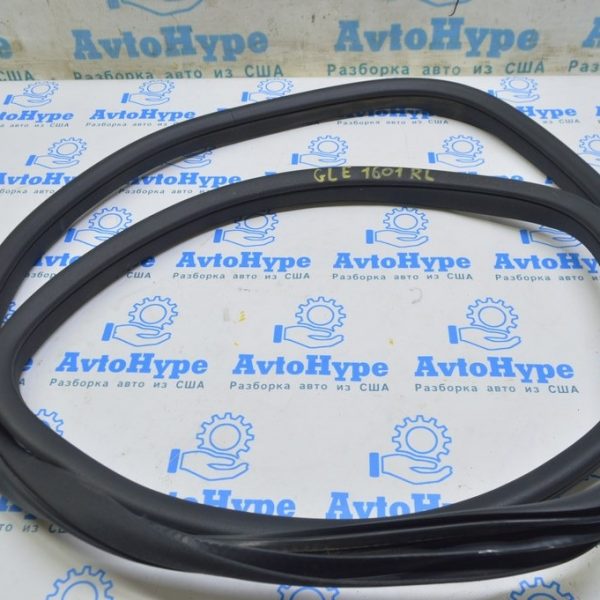 Уплотнитель дверного проема зад лев Mercedes GLE-class C292 12-19 черн A 292 697 01 51