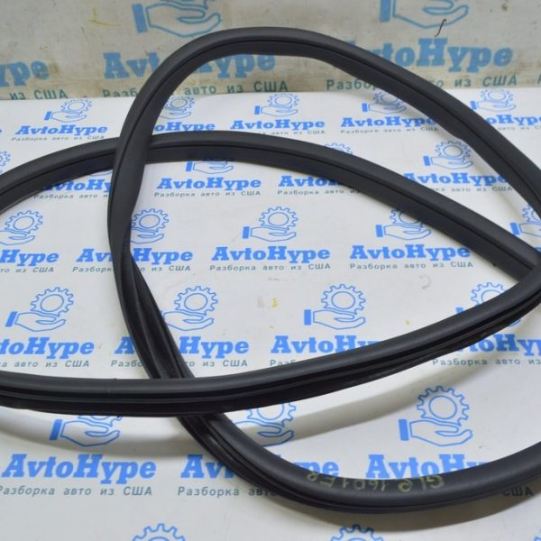 Уплотнитель дверного проема перед прав Mercedes GLE-class C292 12-19 черн A 292 697 00 51