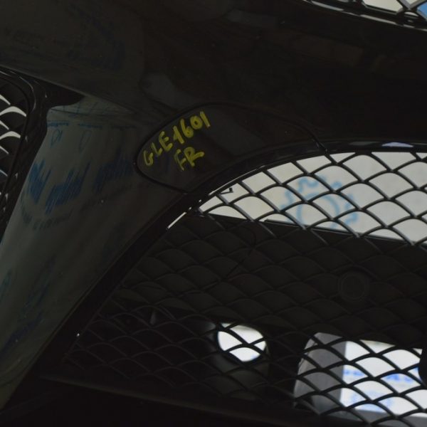 Заглушка переднего бампера правая Mercedes GLE-class C292 12-19  (с бампером в сборе) A 292 885 50 22