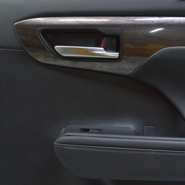 Накладка управления стеклоподъемником задним правым Toyota Highlander 20- черная 74271-0E080