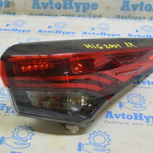 Фонарь внешний крыло правый Toyota Highlander 20- LED (01) 81550-0E230