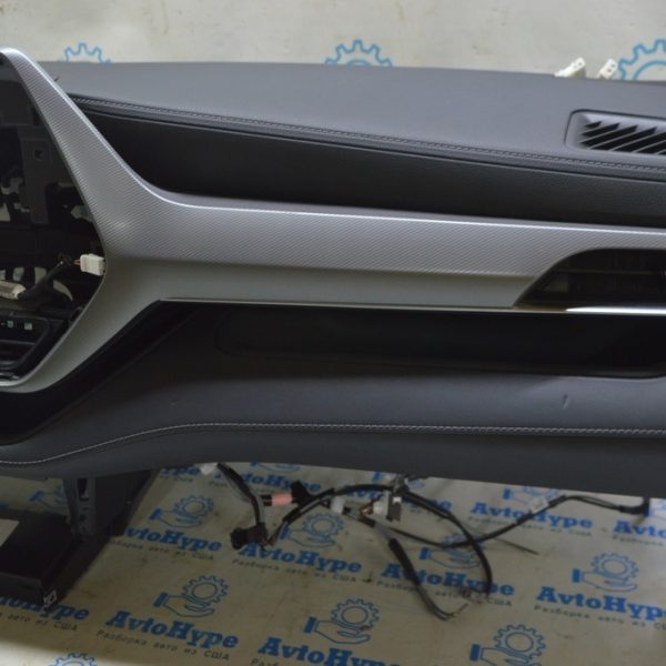 Накладка передней панели с воздуховодом правая Toyota Highlander 20- с молдингом 55420-0E290