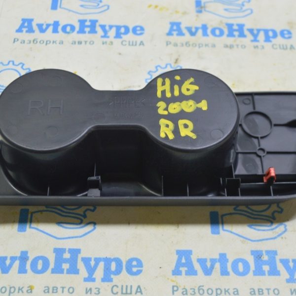 Подстаканник обшивки арки правый Toyota Highlander 20- черная 64714-0E080-C0