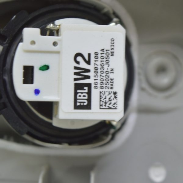 Пищалка передней стойки правая Toyota Highlander 20- JBL 86150-07100