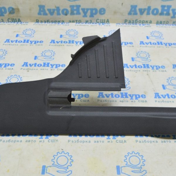 Накладка крепления сидений 2 ряд левая наружная Toyota Highlander 20- черн 72138-0E150