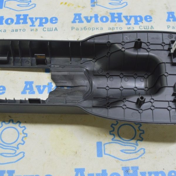 Накладка салазки сидений 2 ряд правая внутренняя Toyota Highlander 20- 72158-0E140