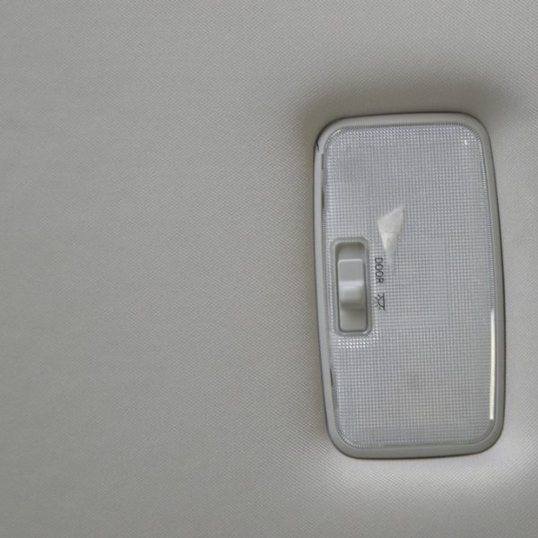 Плафон освещения задний Toyota Highlander 20- серый 81240-12100-C0