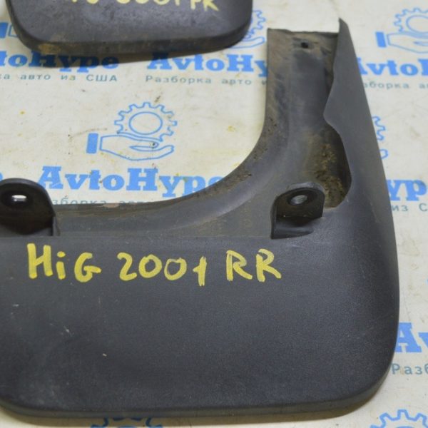 Брызговик задний правый Toyota Highlander 20- PT345-48200