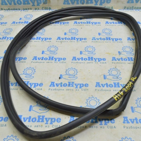 Уплотнитель дверного проема передний левый Toyota Highlander 20- 62312-0E081