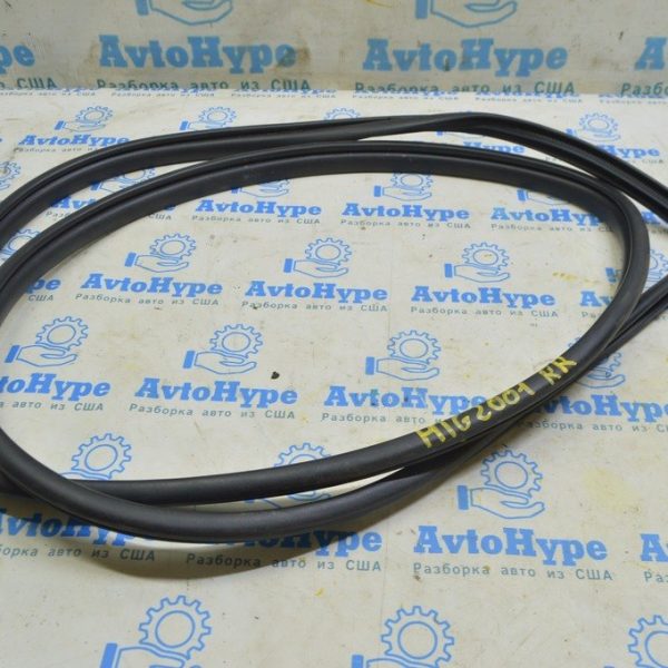 Уплотнитель дверного проема задний правый Toyota Highlander 20- 62331-0E081