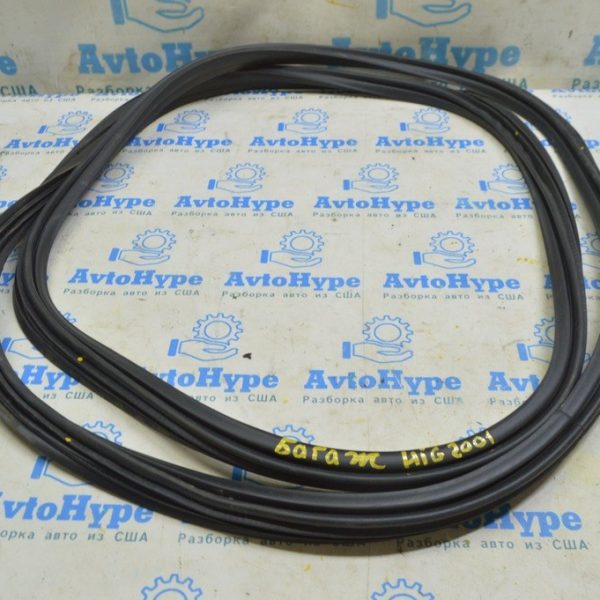 Уплотнитель резина двери багажника Toyota Highlander 20- 67881-0E080