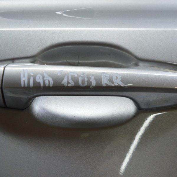 Заглушка внешней ручки зад прав Toyota Highlander 14- 692270E040A0