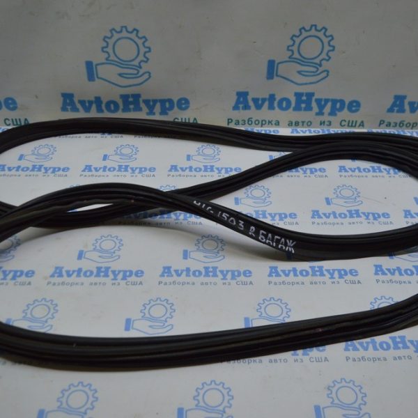 Уплотнитель (резина) двери багажника Toyota Highlander 14- 678810E050