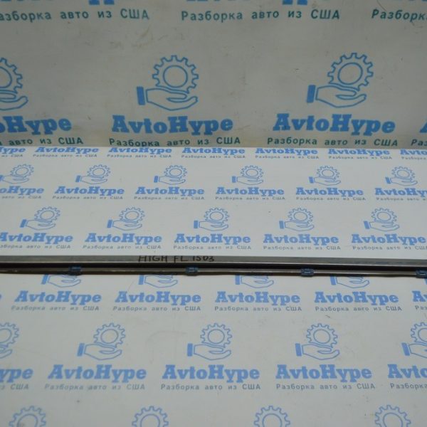 Молдинг дверь-стекло центральный перед лев Toyota Highlander 14- 75720-0E070