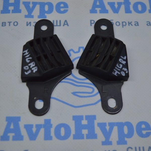 Отбойник крышки багажника на кузове лев Toyota Highlander 14- 67294-0E020