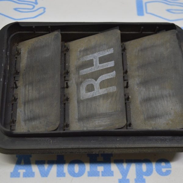 Щиток вентиляции правый Toyota Highlander 14- 629300E020