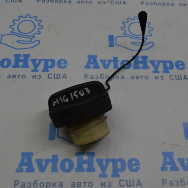 Крышка заливной горловины бензобака Toyota Highlander 14-19 77300-07030