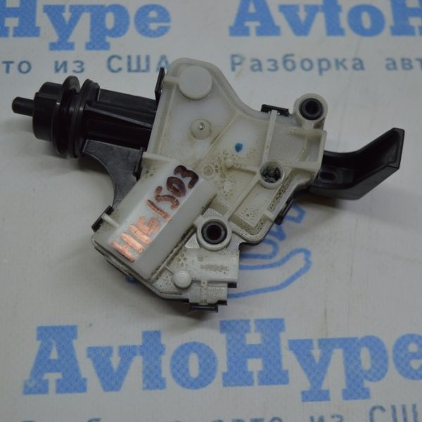 Замок лючка бензобака Toyota Highlander 14- 77030-0E030