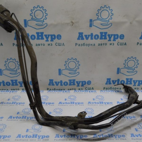 Заливная горловина топливного бака Toyota Highlander 14- 772010E100