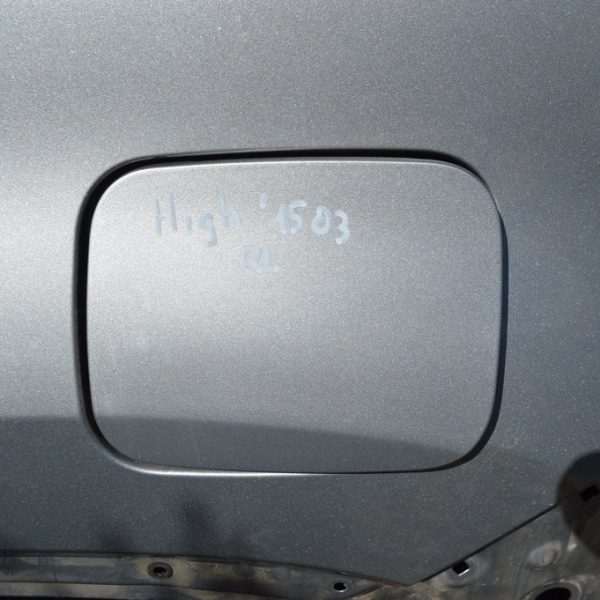 Лючок бензобака Toyota Highlander 14- (03) графит 773500E040