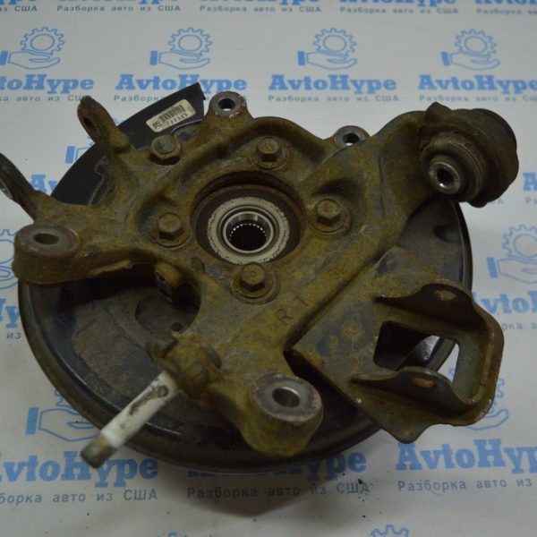 Цапфа зад прав Toyota Highlander 14- 42304-0E020