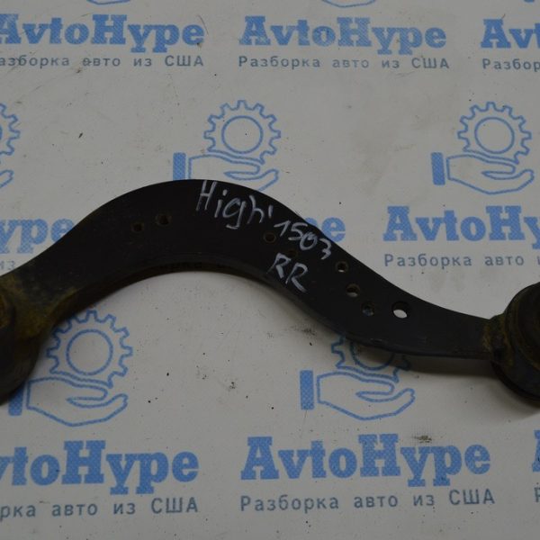 Рычаг поперечный верхний зад прав Toyota Highlander 14- (03) 4877048010