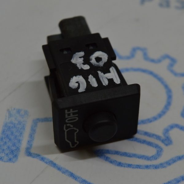 Кнопка блокировки замка багажника Toyota Highlander 14-16