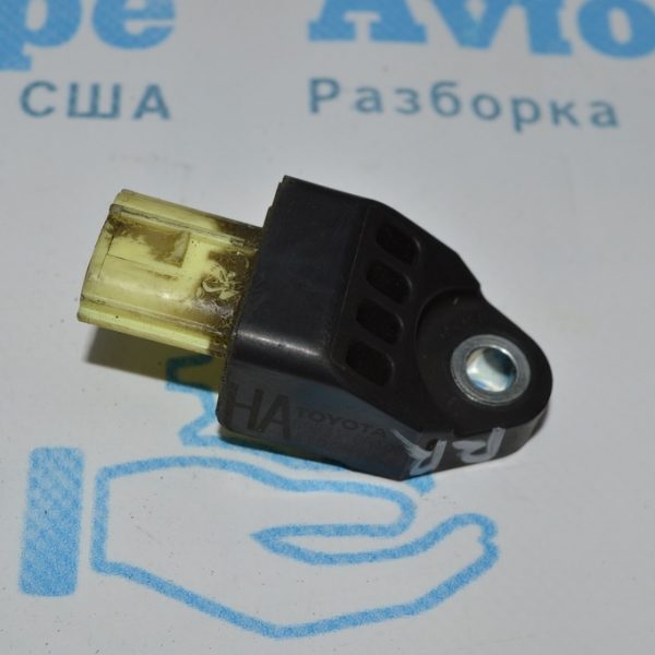 Датчик подушки безопасности задний лев Toyota Highlander 14- 89831-0R100