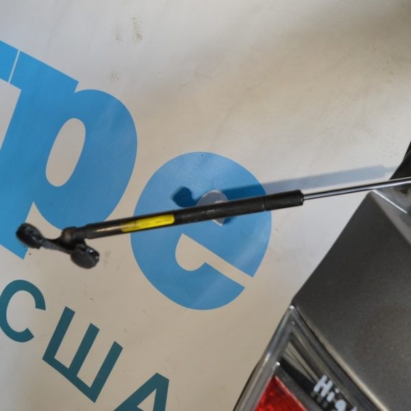 Амортизатор стекла двери багажника левый Toyota Highlander 14- 68940-0E050