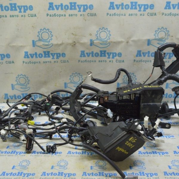 Корпус блока предохранителей подкапотный левый Toyota Highlander 20- в сборе 5 частей (01) 82740-0E070