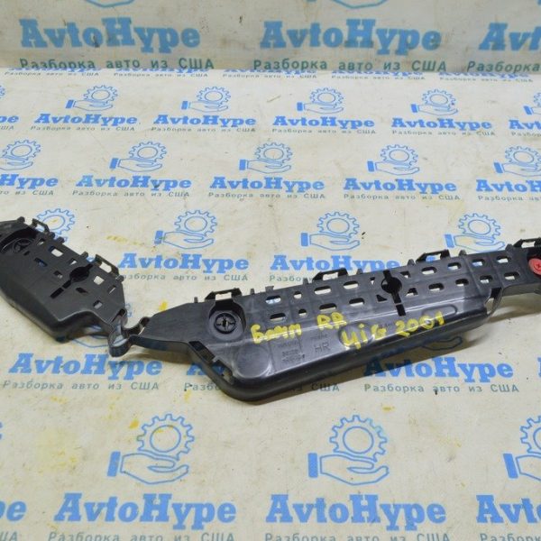 Крепление заднего бампера правое Toyota Highlander 20- 52155-0E100