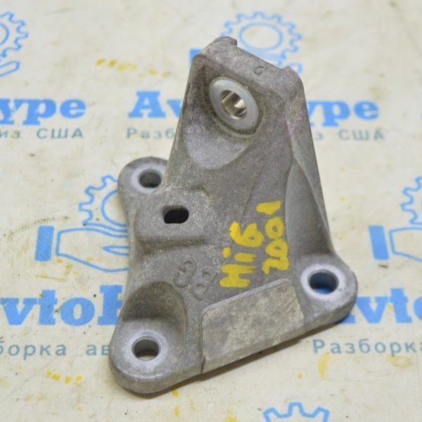 Кронштейн передней подушки двигателя Toyota Highlander 20-22 3.5 12311-31210