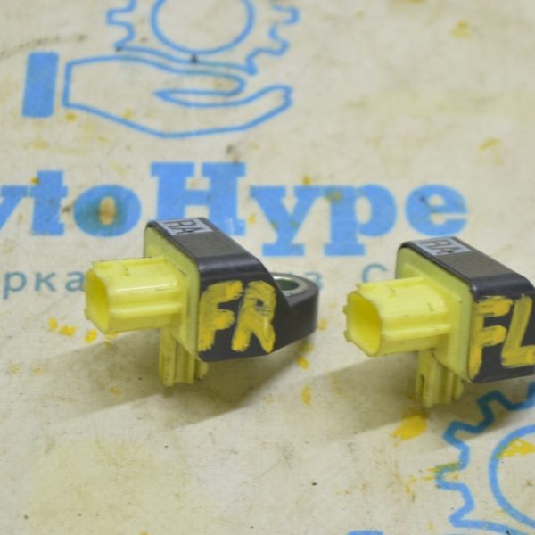 Датчик подушки безопасности передний левый Toyota Highlander 20- на телевизоре (01) 89173-0E060