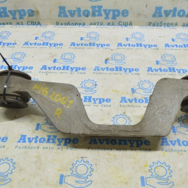 Кронштейн заднего дифференциала (редуктора) Toyota Highlander 20- 3.5 передний 52380-0E040